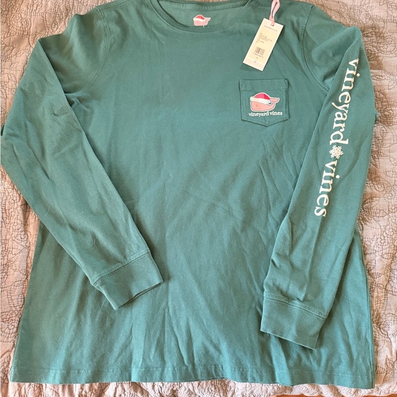 Women’s Vineyard Vines Festive Green Tee with Santa Whale - Picture 2 of 3